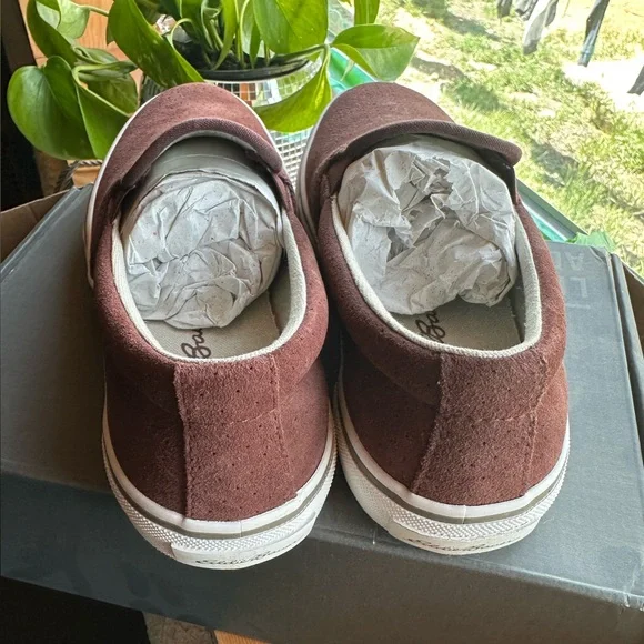 Eddie Bauer Slip-On Sneakers (DK Sable) - Picture 6 of 7